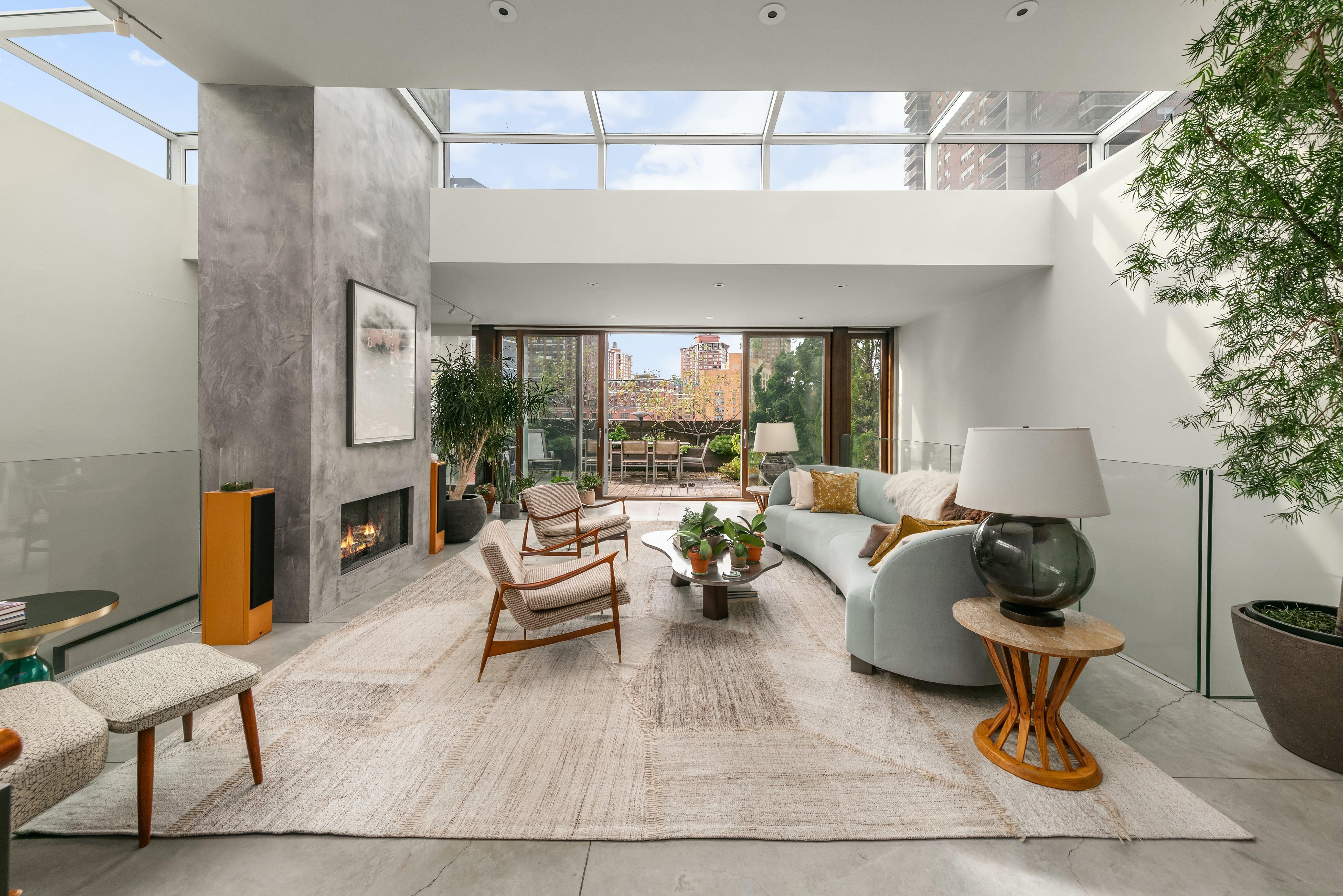  845 United Nations Plaza Unit: 86B, New York, NY 10017